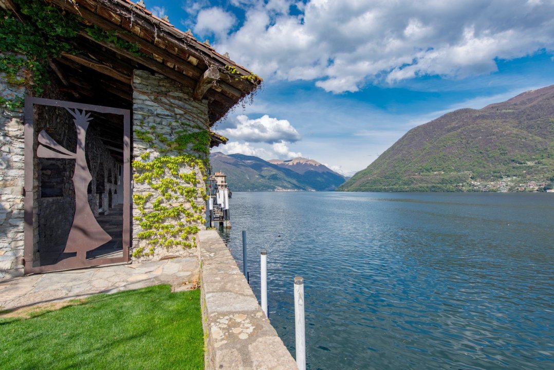 For sale villa by the lake Brienno Lombardia foto 5