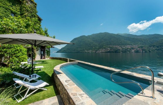 For sale Villa Lake Brienno Lombardia